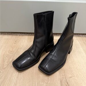 Vagabond Boots